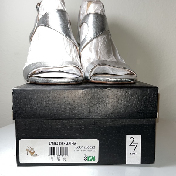 Brand new 27 edit Naturalizer Lanie silver leather womens heel sandals size 8W - Picture 10 of 10